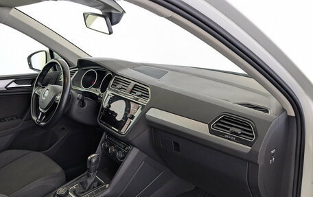Volkswagen Tiguan II, 2020 год, 2 400 000 рублей, 11 фотография