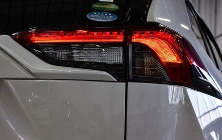 Toyota RAV4, 2019 год, 2 999 000 рублей, 7 фотография