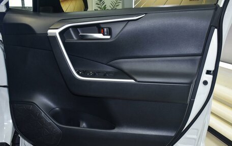 Toyota RAV4, 2019 год, 2 999 000 рублей, 27 фотография