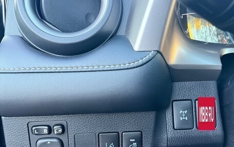 Toyota RAV4, 2017 год, 2 750 000 рублей, 10 фотография