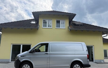 Volkswagen Transporter T6 рестайлинг, 2023 год, 3 460 001 рублей, 7 фотография