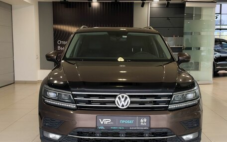 Volkswagen Tiguan II, 2018 год, 2 067 000 рублей, 2 фотография