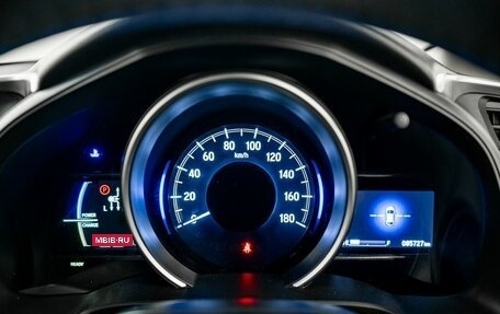 Honda Fit III, 2018 год, 1 250 000 рублей, 12 фотография