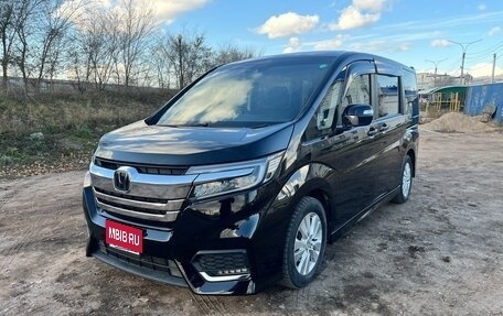 Honda Stepwgn IV рестайлинг, 2018 год, 2 000 000 рублей, 1 фотография