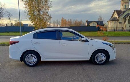 KIA Rio IV, 2022 год, 1 200 000 рублей, 5 фотография