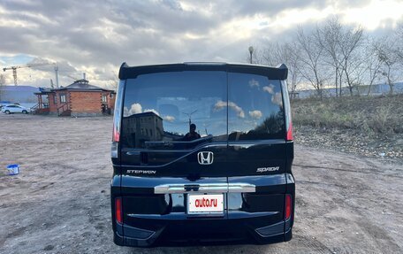 Honda Stepwgn IV рестайлинг, 2018 год, 2 000 000 рублей, 4 фотография