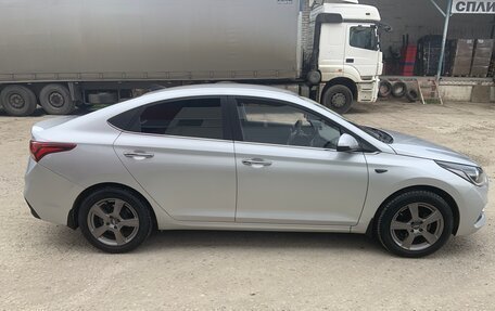 Hyundai Solaris II рестайлинг, 2017 год, 1 550 000 рублей, 8 фотография