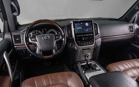 Toyota Land Cruiser 200, 2019 год, 7 825 000 рублей, 7 фотография