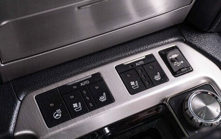Toyota Land Cruiser 200, 2019 год, 7 825 000 рублей, 15 фотография
