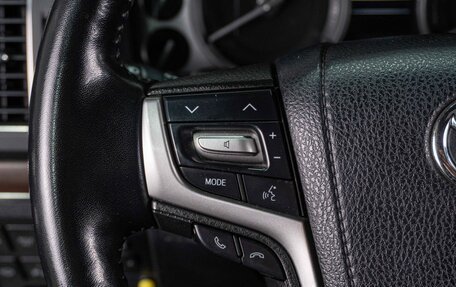 Toyota Land Cruiser 200, 2019 год, 7 825 000 рублей, 17 фотография