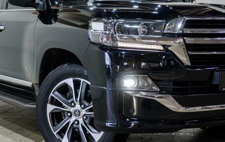 Toyota Land Cruiser 200, 2019 год, 7 825 000 рублей, 29 фотография