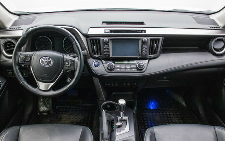 Toyota RAV4, 2017 год, 2 295 000 рублей, 13 фотография