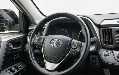 Toyota RAV4, 2017 год, 2 295 000 рублей, 15 фотография