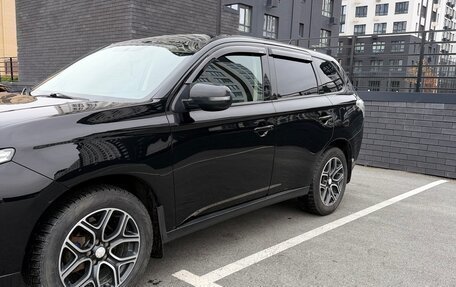 Mitsubishi Outlander III рестайлинг 3, 2013 год, 1 500 000 рублей, 8 фотография