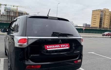 Mitsubishi Outlander III рестайлинг 3, 2013 год, 1 500 000 рублей, 19 фотография