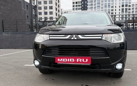 Mitsubishi Outlander III рестайлинг 3, 2013 год, 1 500 000 рублей, 16 фотография