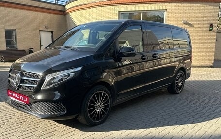Mercedes-Benz V-Класс, 2022 год, 8 900 000 рублей, 3 фотография