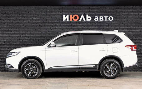 Mitsubishi Outlander III рестайлинг 3, 2019 год, 1 990 000 рублей, 9 фотография
