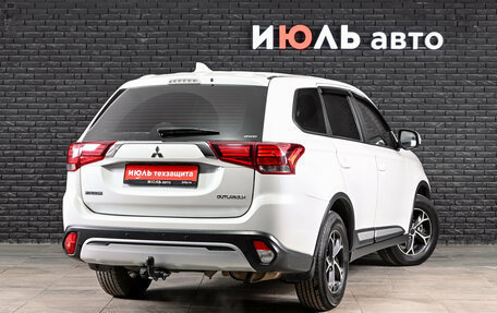 Mitsubishi Outlander III рестайлинг 3, 2019 год, 1 990 000 рублей, 5 фотография