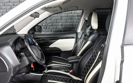 Mitsubishi Outlander III рестайлинг 3, 2019 год, 1 990 000 рублей, 11 фотография