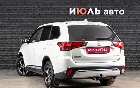Mitsubishi Outlander III рестайлинг 3, 2019 год, 1 990 000 рублей, 8 фотография