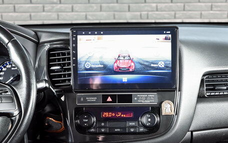 Mitsubishi Outlander III рестайлинг 3, 2019 год, 1 990 000 рублей, 14 фотография