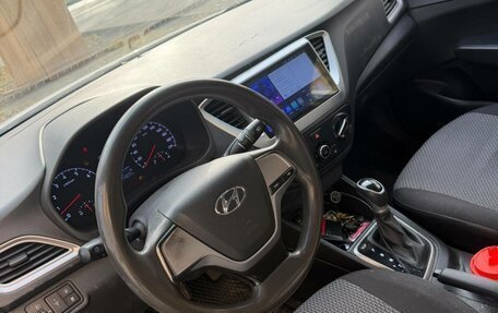 Hyundai Solaris II рестайлинг, 2019 год, 850 000 рублей, 6 фотография