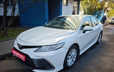 Toyota Camry, 2021 год, 2 500 000 рублей, 6 фотография