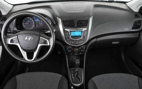 Hyundai Solaris II рестайлинг, 2012 год, 825 000 рублей, 9 фотография