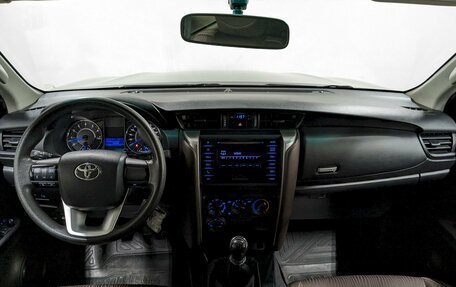 Toyota Fortuner II, 2019 год, 3 190 000 рублей, 22 фотография