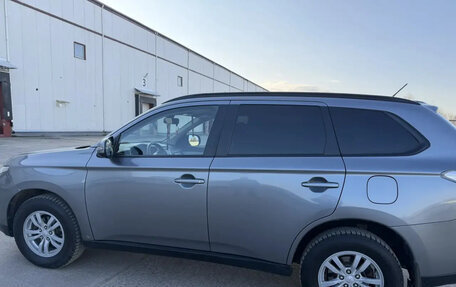 Mitsubishi Outlander III рестайлинг 3, 2012 год, 10 000 050 рублей, 2 фотография