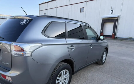 Mitsubishi Outlander III рестайлинг 3, 2012 год, 10 000 050 рублей, 8 фотография
