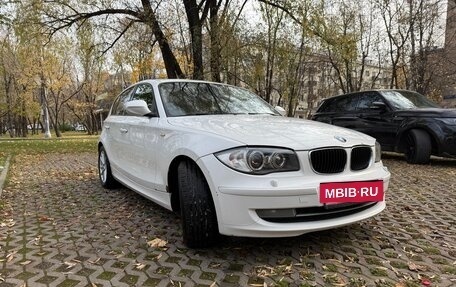 BMW 1 серия, 2010 год, 850 000 рублей, 2 фотография