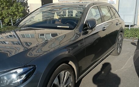 Mercedes-Benz E-Класс, 2018 год, 3 450 000 рублей, 4 фотография