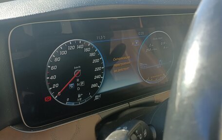 Mercedes-Benz E-Класс, 2018 год, 3 450 000 рублей, 13 фотография