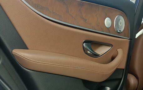 Mercedes-Benz E-Класс, 2018 год, 3 450 000 рублей, 17 фотография