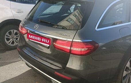 Mercedes-Benz E-Класс, 2018 год, 3 450 000 рублей, 6 фотография