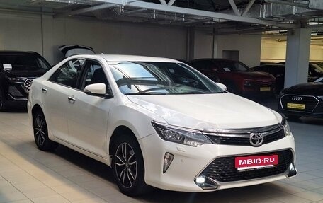 Toyota Camry, 2017 год, 2 190 000 рублей, 1 фотография