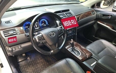 Toyota Camry, 2017 год, 2 190 000 рублей, 10 фотография