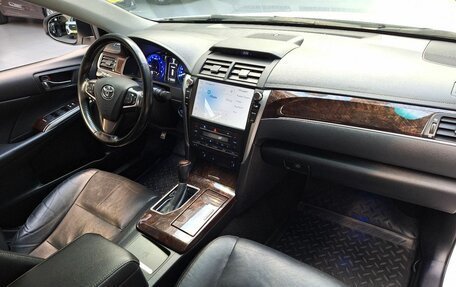 Toyota Camry, 2017 год, 2 190 000 рублей, 18 фотография