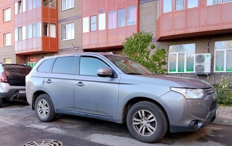 Mitsubishi Outlander III рестайлинг 3, 2013 год, 750 000 рублей, 9 фотография