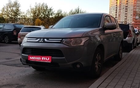 Mitsubishi Outlander III рестайлинг 3, 2013 год, 750 000 рублей, 3 фотография