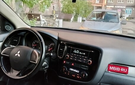 Mitsubishi Outlander III рестайлинг 3, 2013 год, 750 000 рублей, 4 фотография