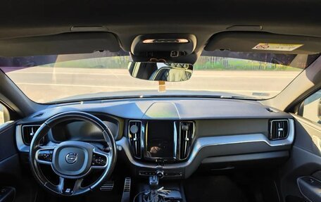 Volvo XC60 II, 2019 год, 2 800 000 рублей, 4 фотография
