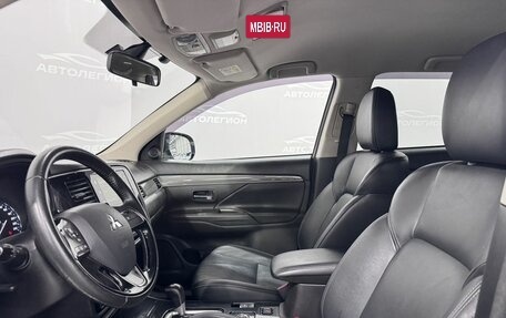 Mitsubishi Outlander III рестайлинг 3, 2018 год, 1 850 000 рублей, 9 фотография