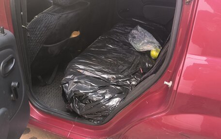 Renault Logan I, 2013 год, 400 000 рублей, 9 фотография