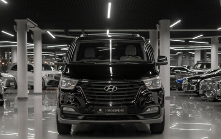 Hyundai H-1 II рестайлинг, 2021 год, 2 800 000 рублей, 3 фотография