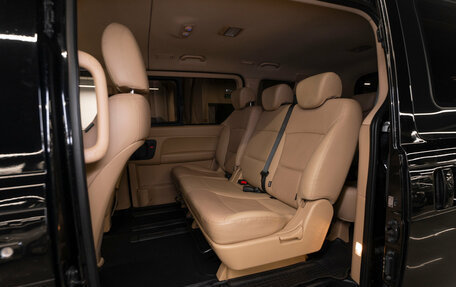 Hyundai H-1 II рестайлинг, 2021 год, 2 800 000 рублей, 17 фотография