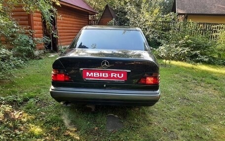 Mercedes-Benz E-Класс, 1995 год, 2 499 000 рублей, 3 фотография