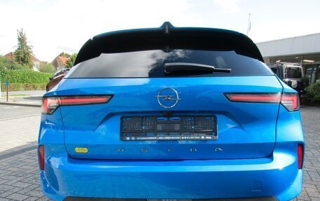 Opel Astra, 2023 год, 2 300 000 рублей, 5 фотография